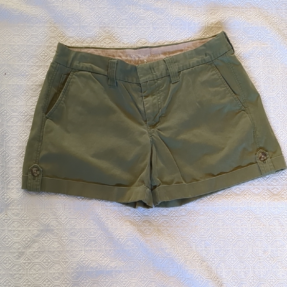 Banana Republic Green Cargo Shorts with Flat Waistband